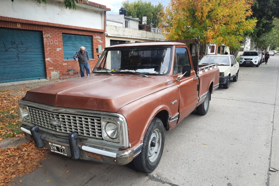 649963750-  Chevrolet C-10 completo