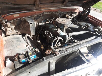 649963750-  Chevrolet C-10 completo