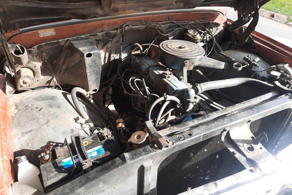 649963750-  Chevrolet C-10 completo