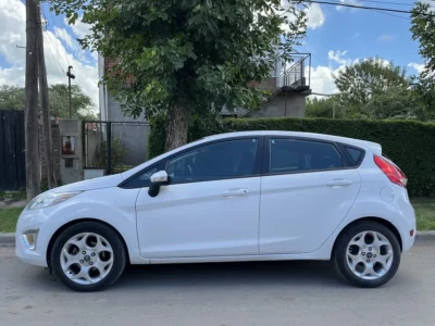 125592319-Ford Fiesta Kinetic Design completo