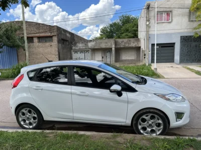 125592319-Ford Fiesta Kinetic Design completo