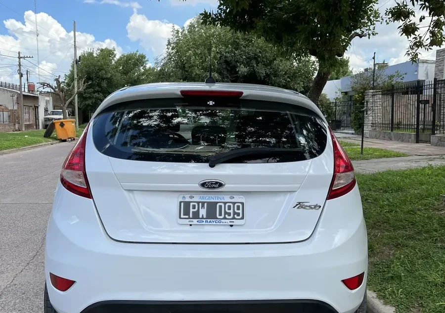 125592319-Ford Fiesta Kinetic Design completo