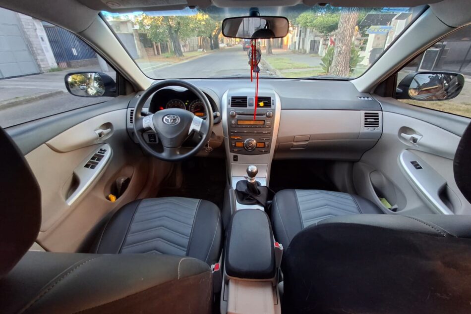 2122562921-Toyota Corolla completo