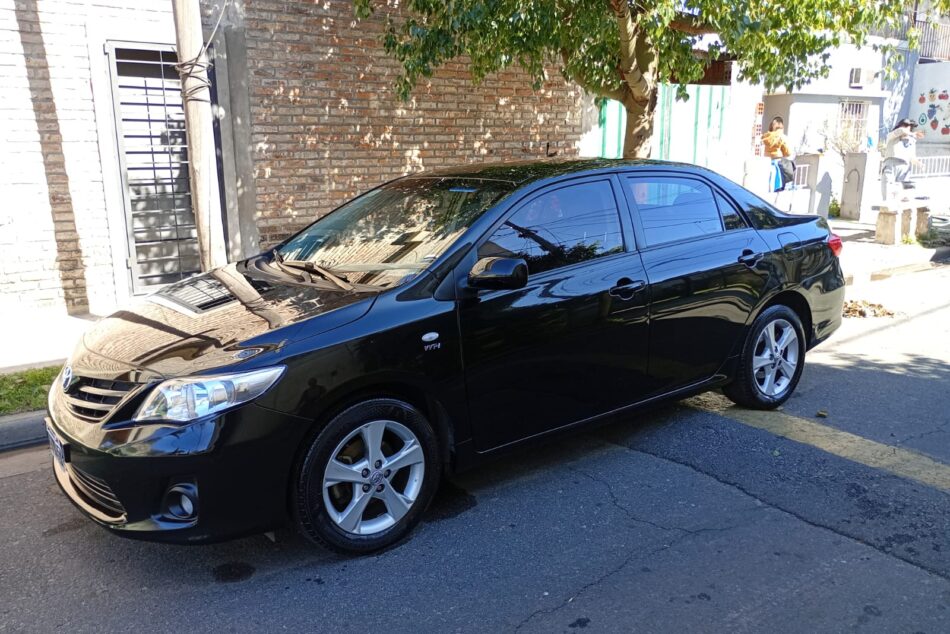 2122562921-Toyota Corolla completo
