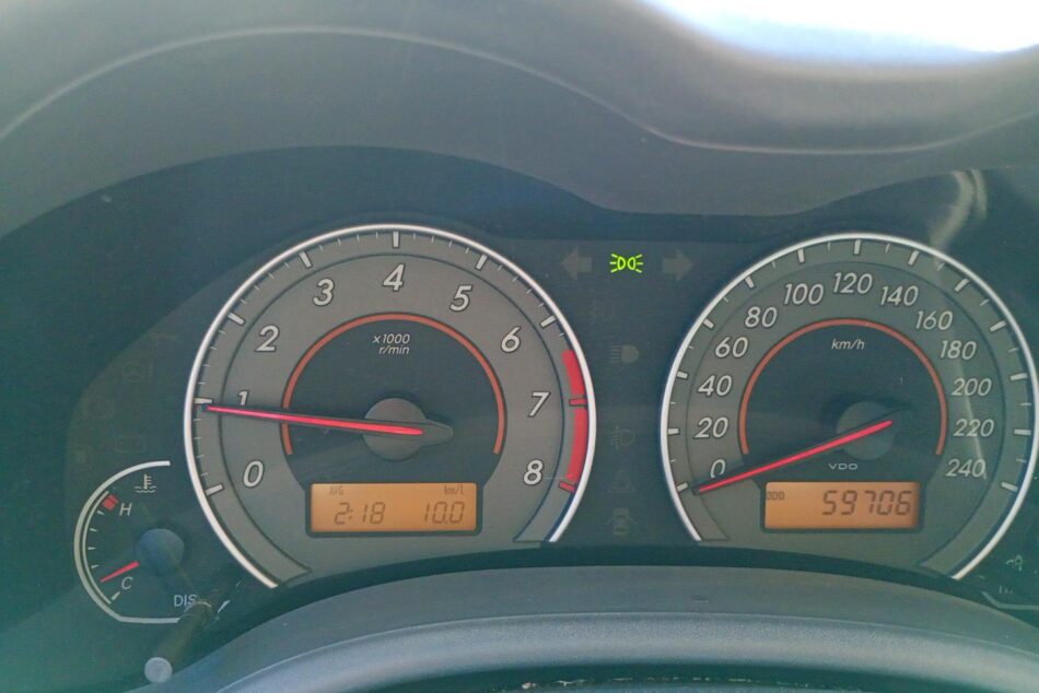 2122562921-Toyota Corolla completo