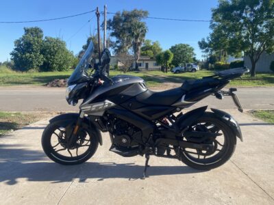 14654400- Bajaj Rouser NS 200 completo
