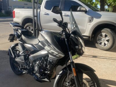 14654400- Bajaj Rouser NS 200 completo