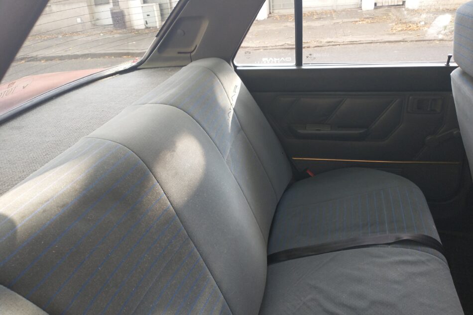 1387432649-Renault 9 completo