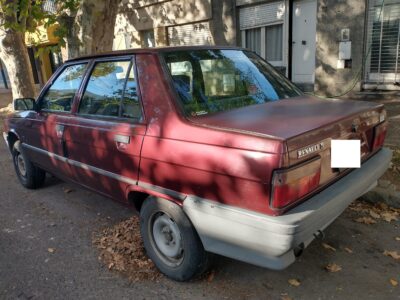 1387432649-Renault 9 completo