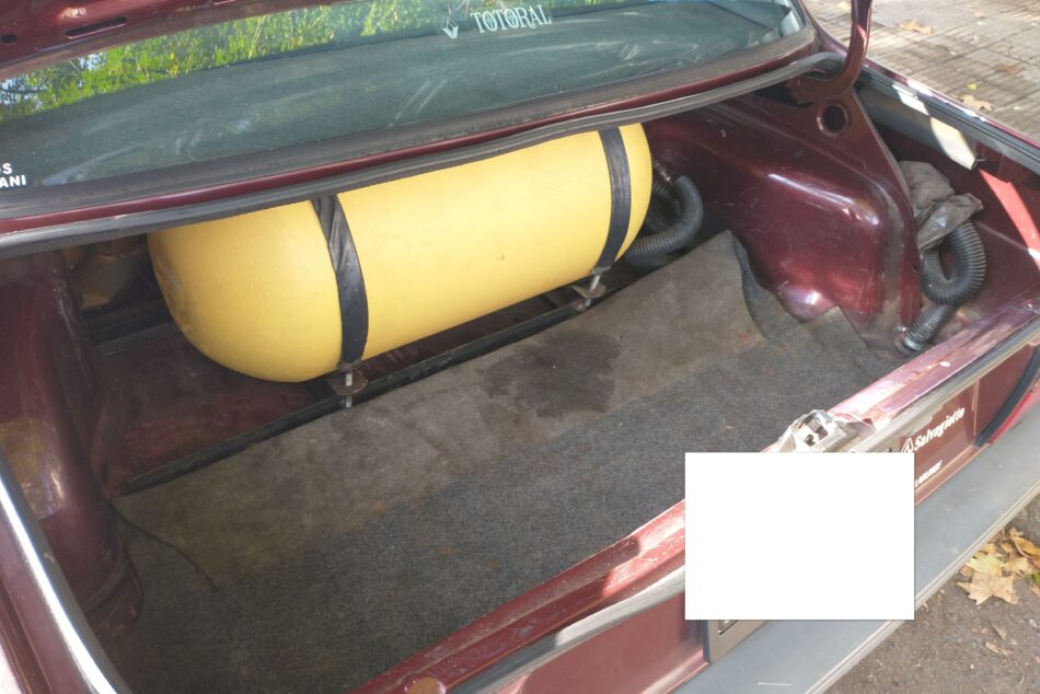 1387432649-Renault 9 completo