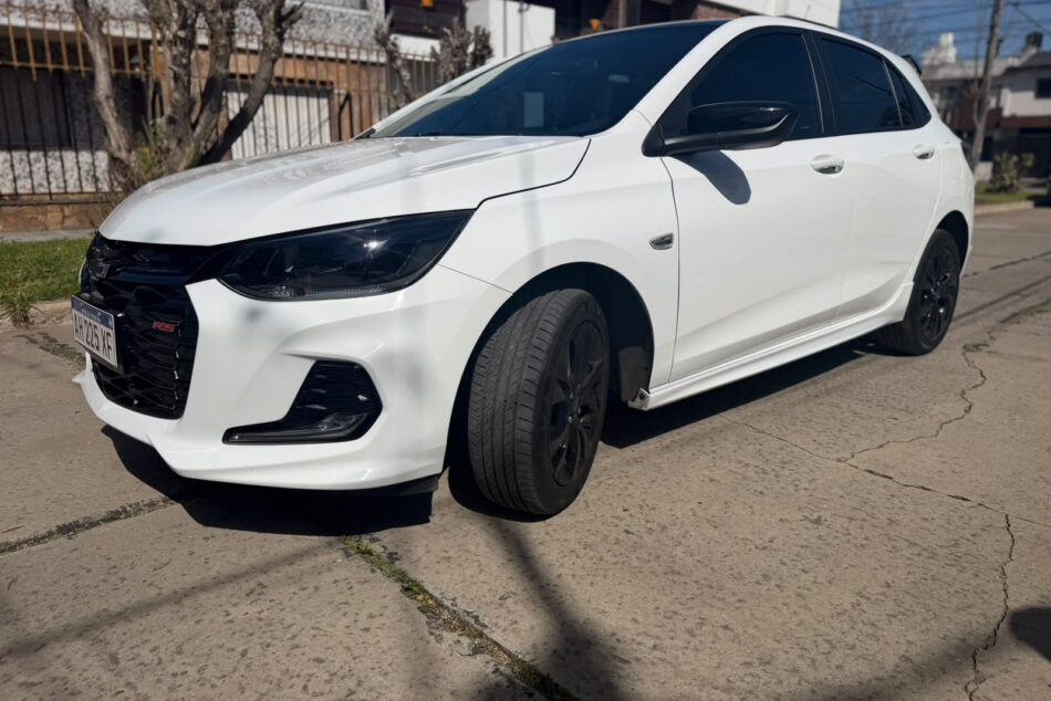 702859986-Chevrolet Onix completo