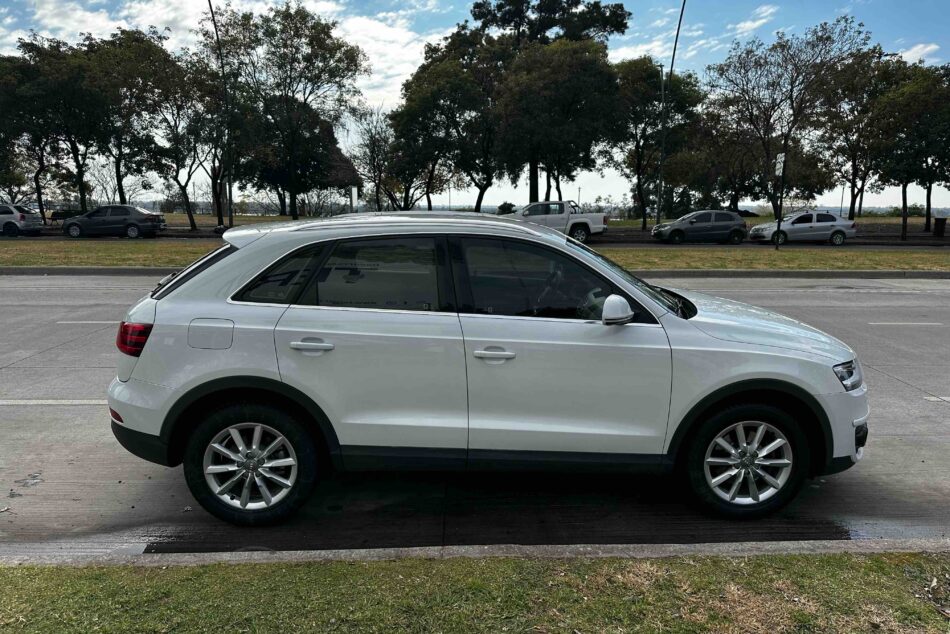 1665081337-Audi Q3 completo
