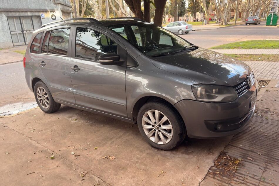 1119689343-Volkswagen Suran completo