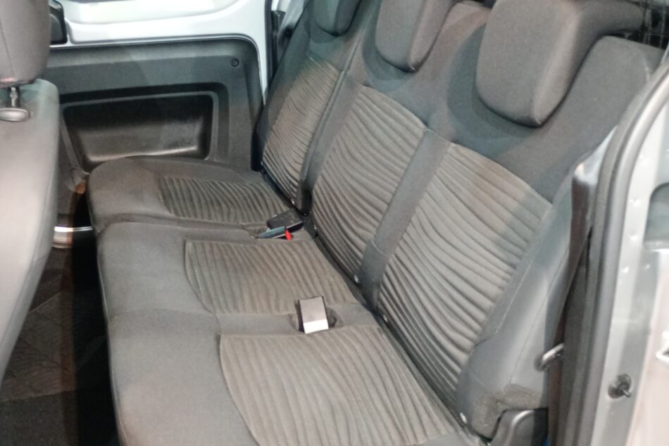 734208444-  Renault Kangoo Express completo