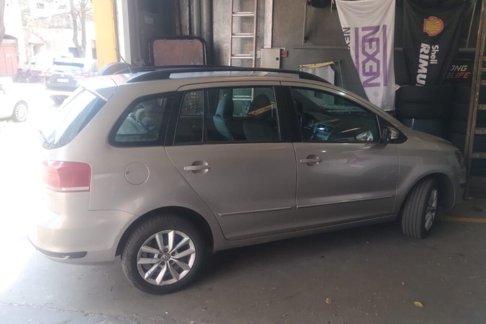 2000705006-Volkswagen Suran completo