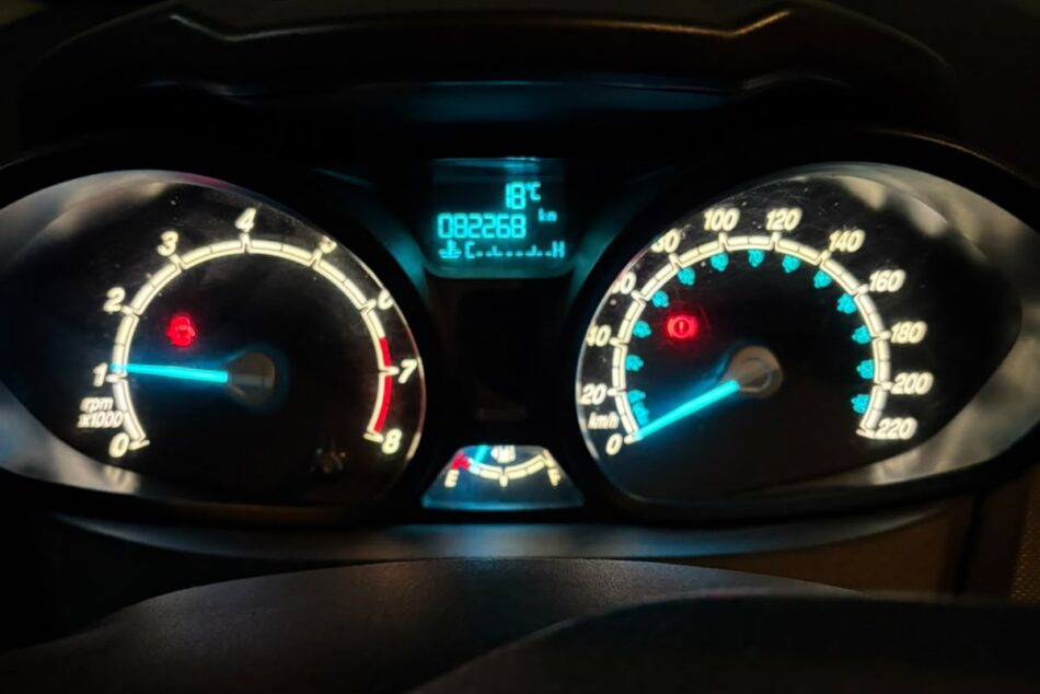 557723226-Ford Fiesta Kinetic Design completo