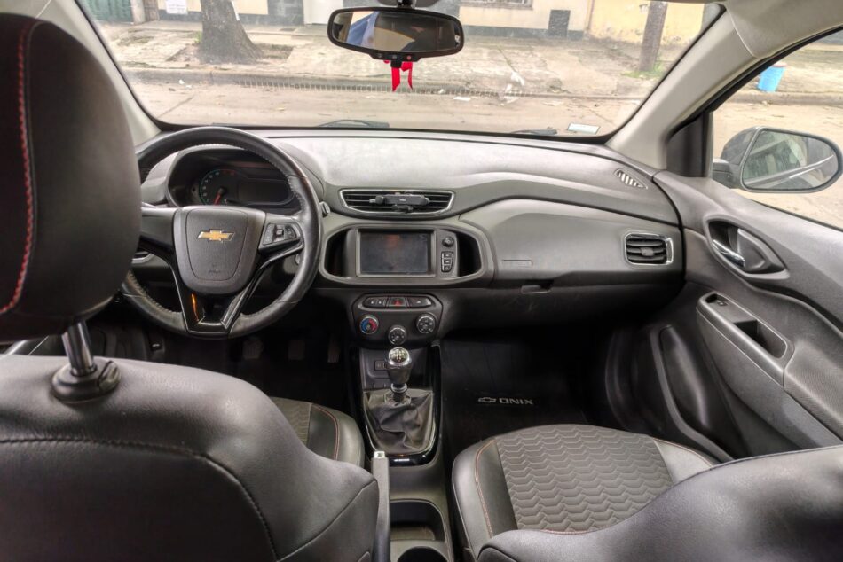 645804052-Chevrolet Onix completo
